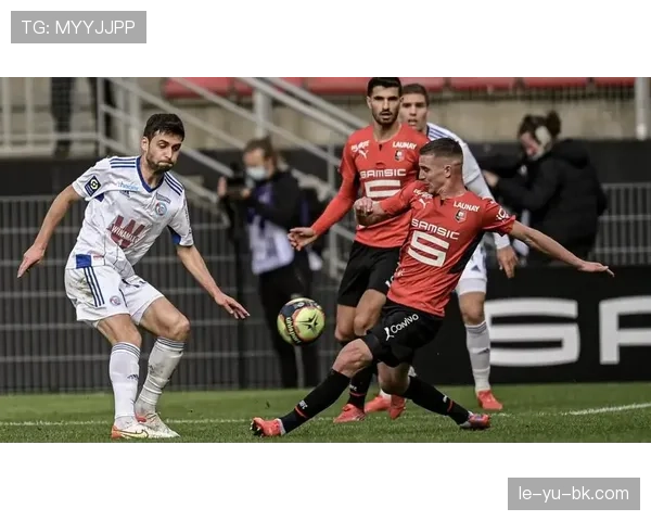 兰斯战术解析：进攻策略持续优化，助力球队竞争力稳步提升