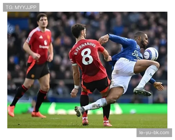 米特罗维奇关键助攻闪耀英超，助球队逆转取胜表现抢眼