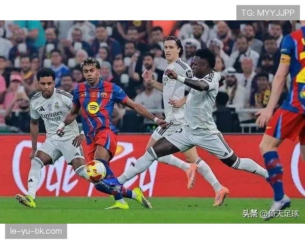 拉菲尼亚边路突破建功，助球队力克强敌状态回暖引瞩目