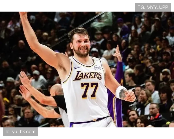 戴维斯进攻效率稳步攀升，赛季表现彰显竞争力持续增强